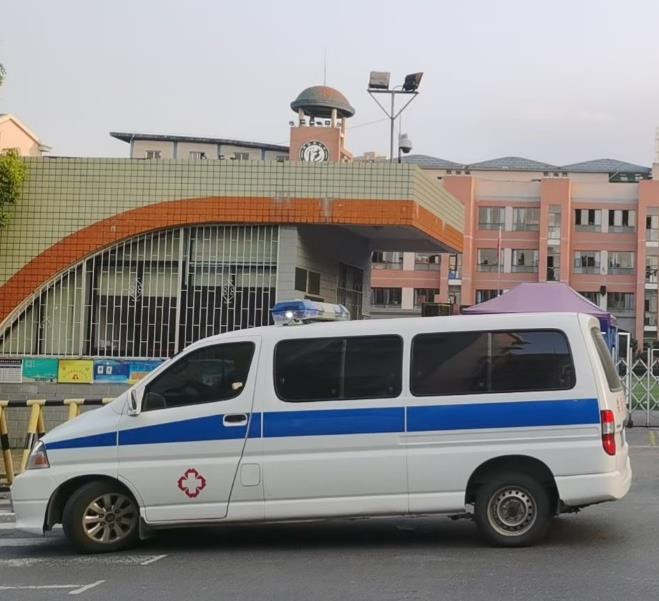 潘集救护车出租护送骨折病人一公里多少钱